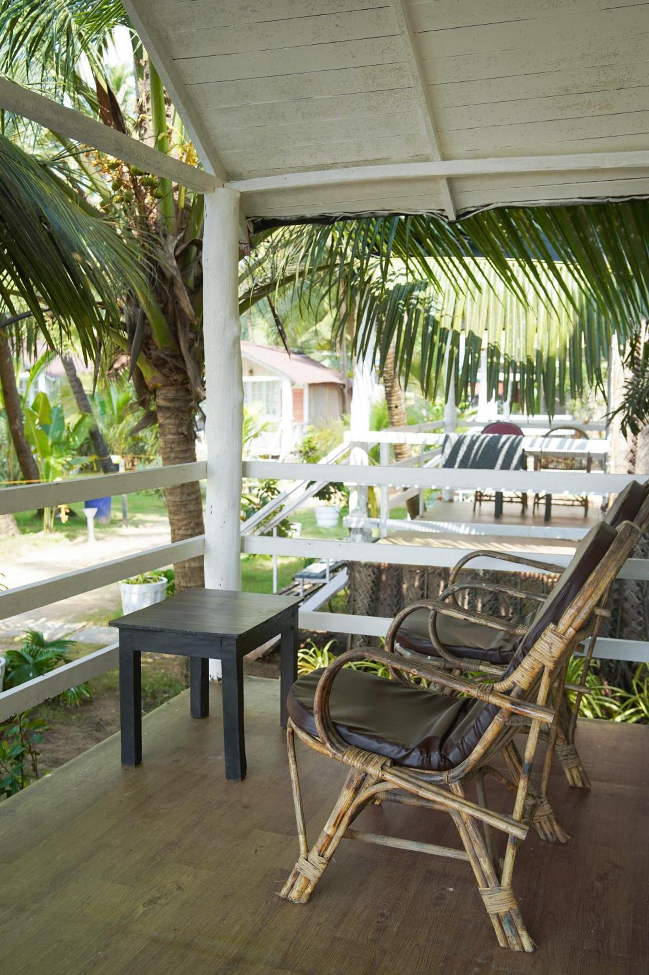 Beachfront Bliss Canacona Exterior photo