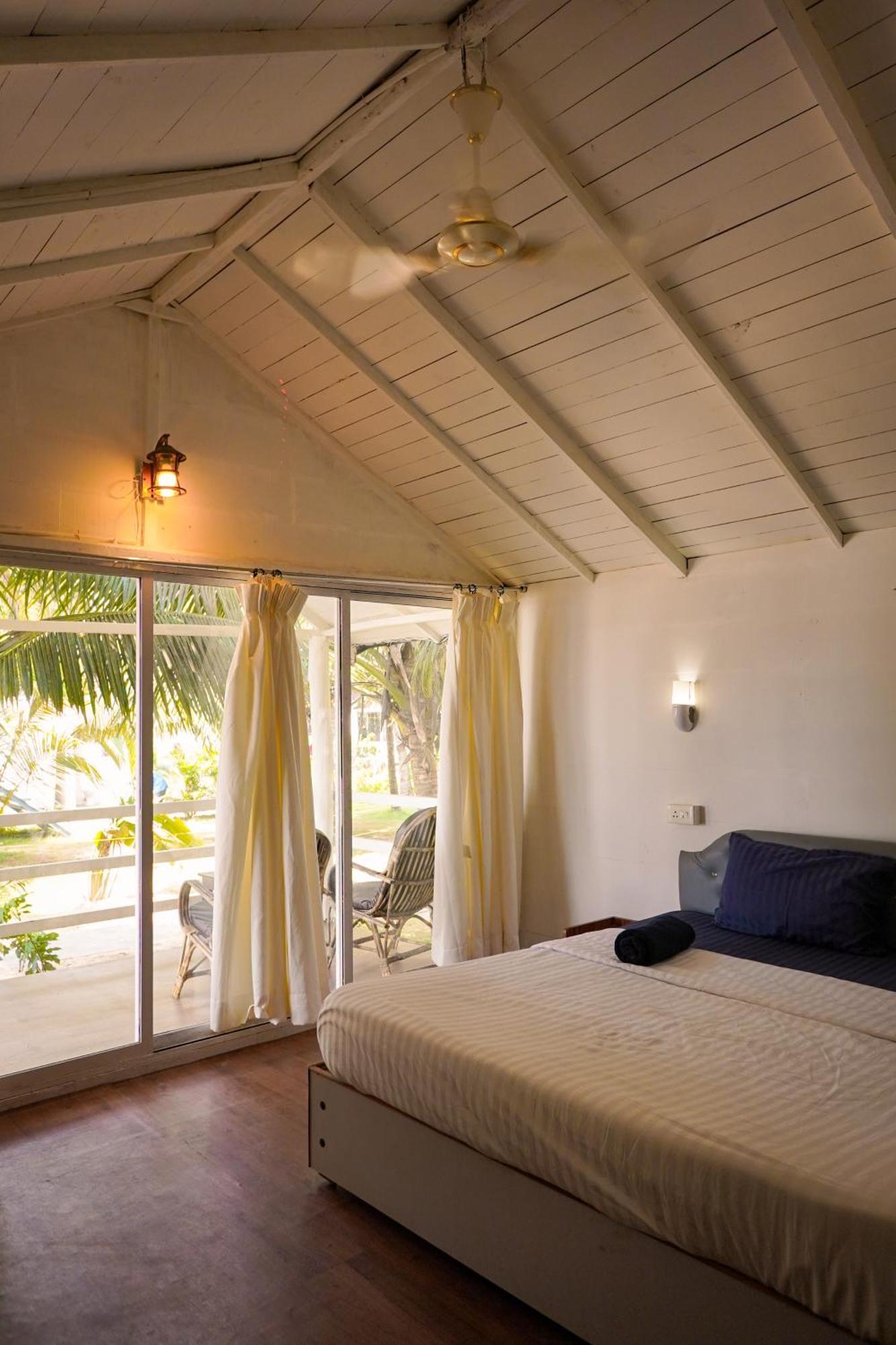 Beachfront Bliss Canacona Room photo